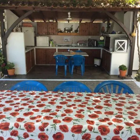 Lila Apartman